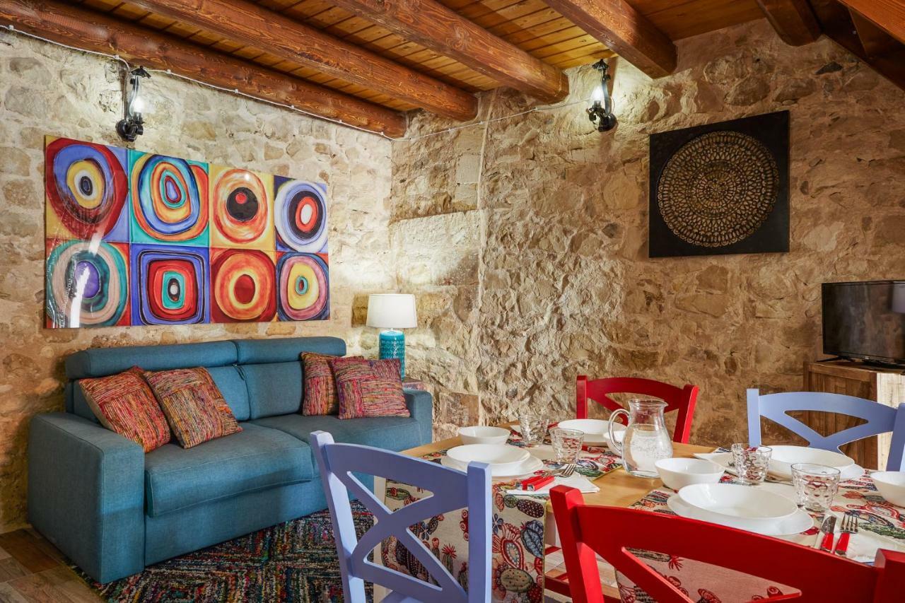 Les Petites Maisons D'Elise Scicli Luaran gambar